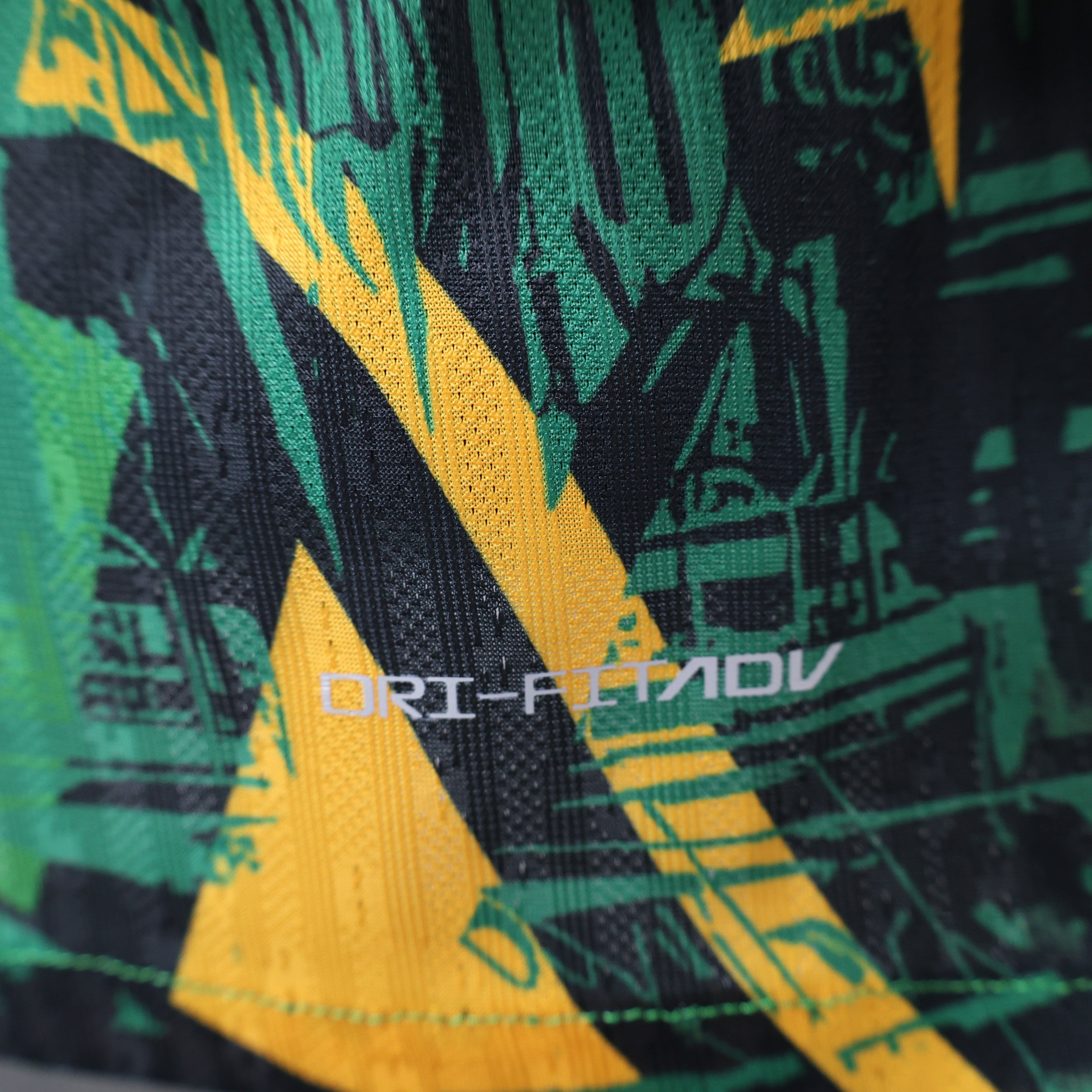 Maillot Brésil Édition Spéciale "São Paulo" – Noir & Vert avec Motifs Architecturaux