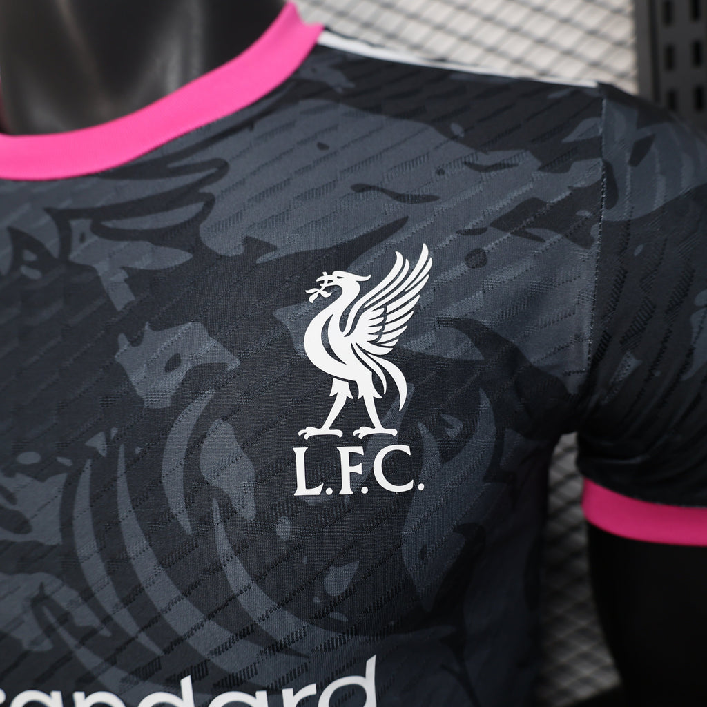 Maillot Liverpool Concept 2025/26 « Shadow Eagle »