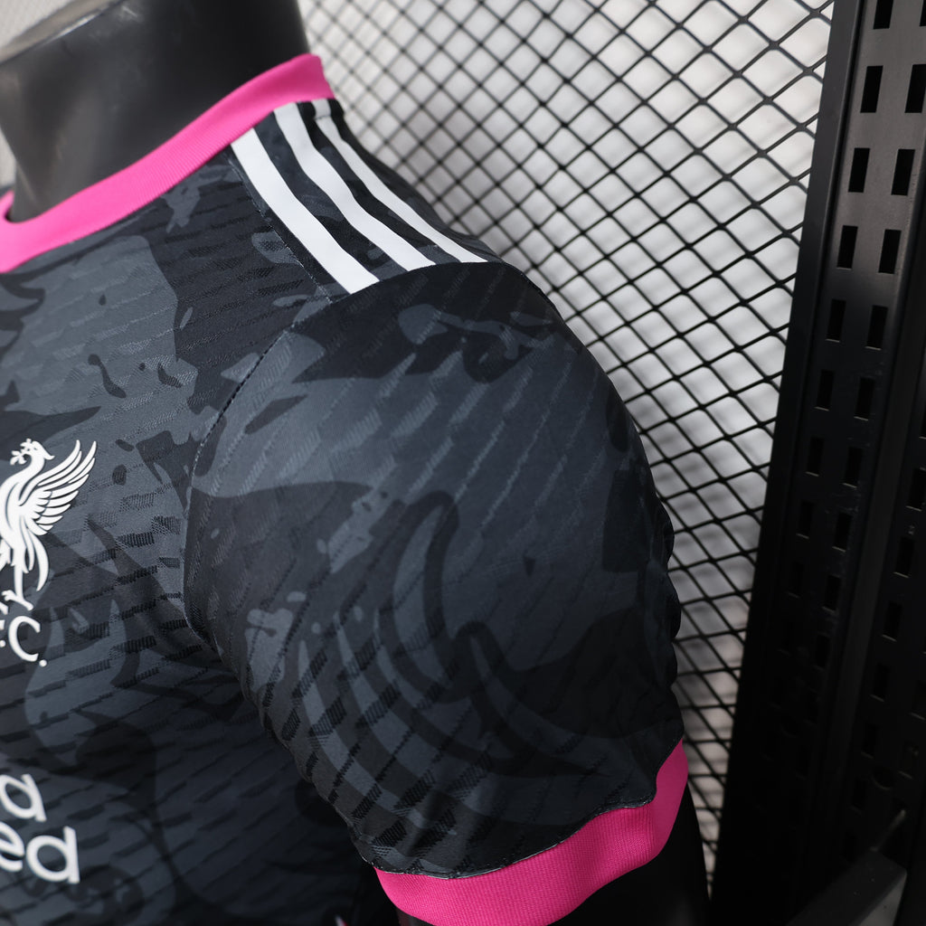 Maillot Liverpool Concept 2025/26 « Shadow Eagle »