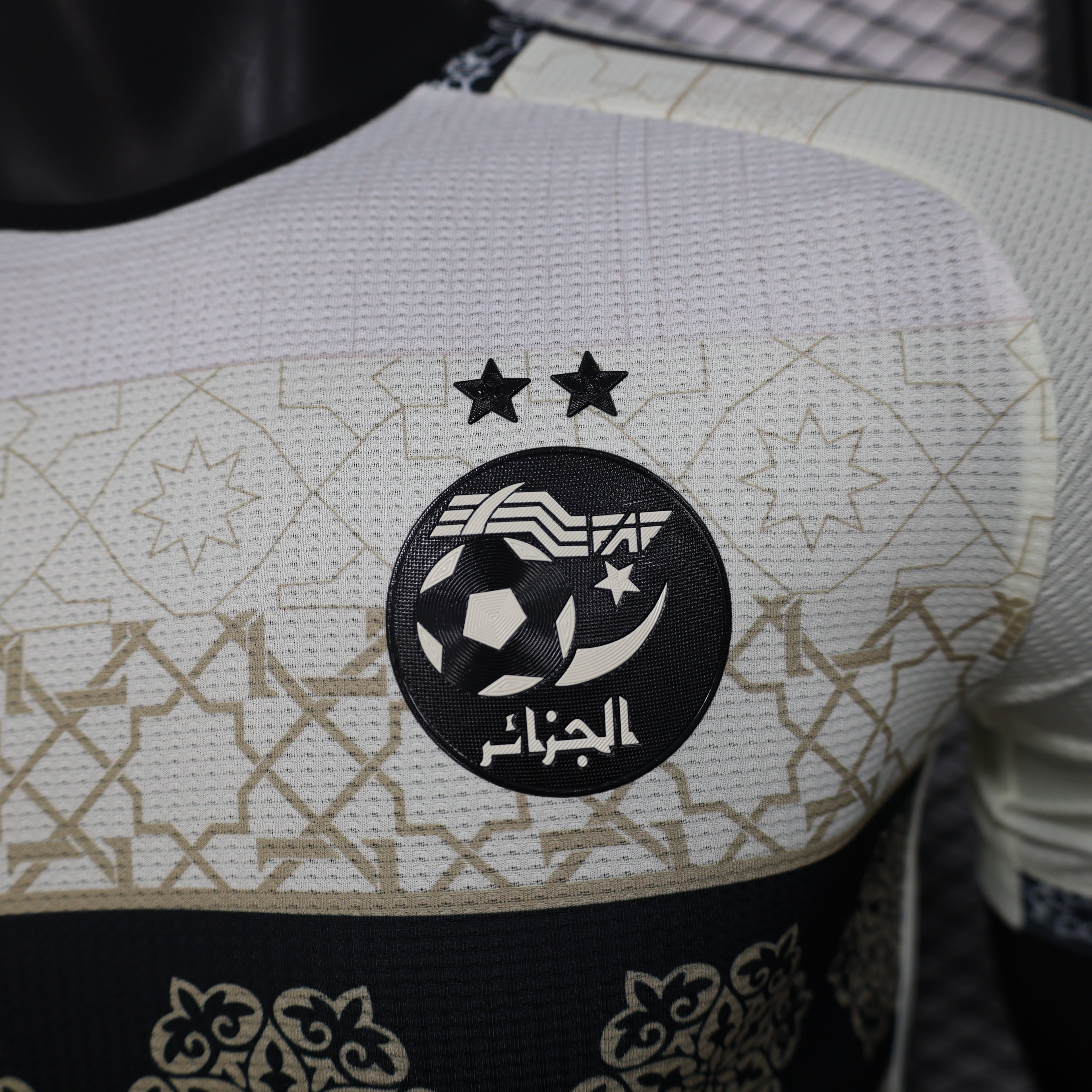 Maillot Concept Algérie 24/25 – Blanc & Noir Rosace