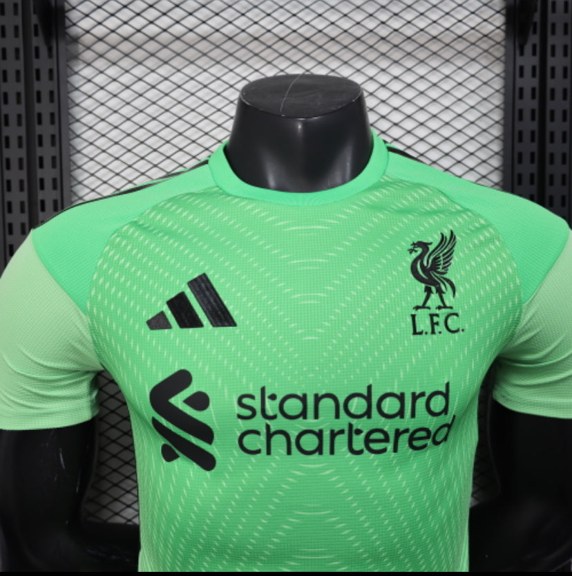 Maillot de gardien Liverpool FC saison 2023/2024, coloris vert fluo, design Adidas.