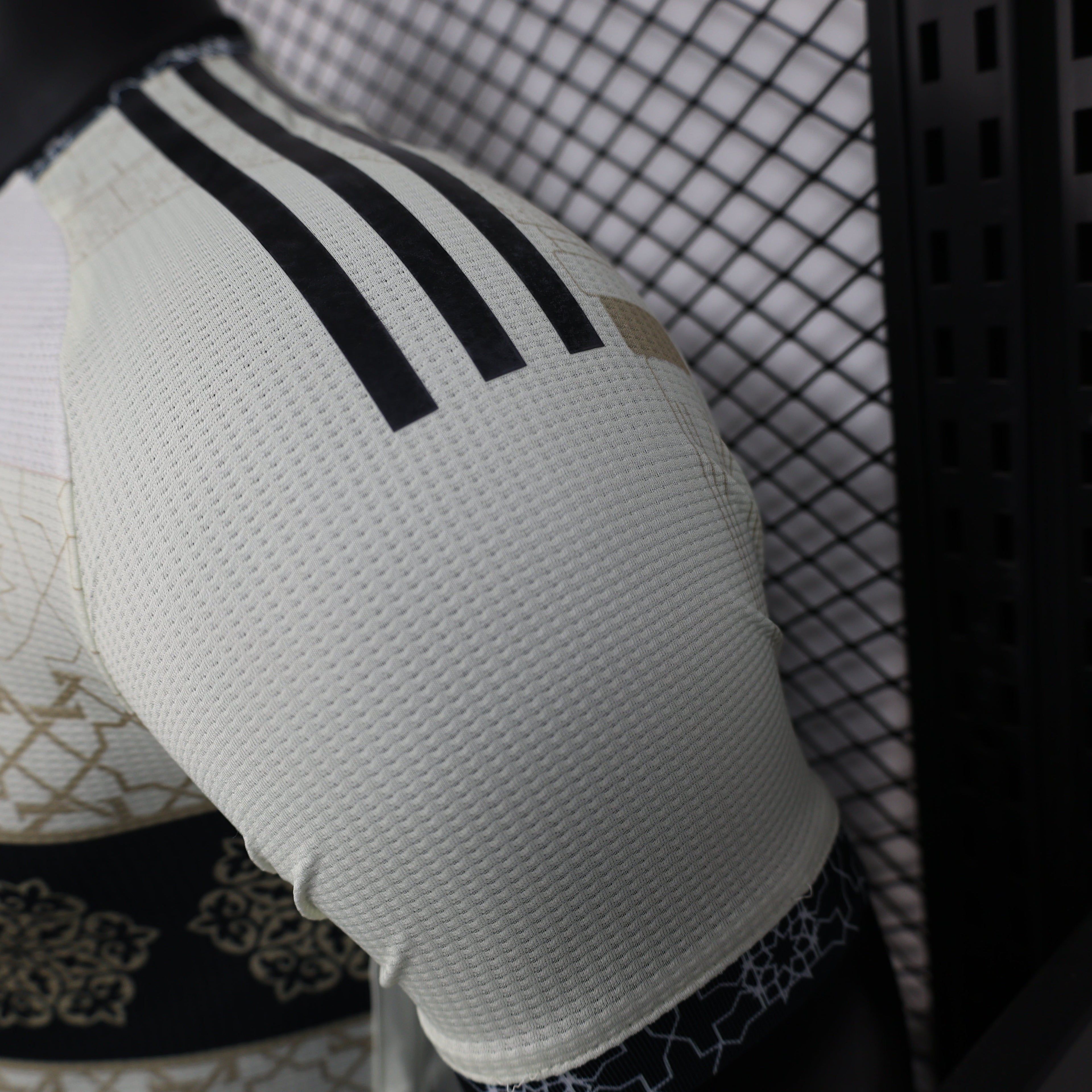 Maillot Concept Algérie 24/25 – Blanc & Noir Rosace