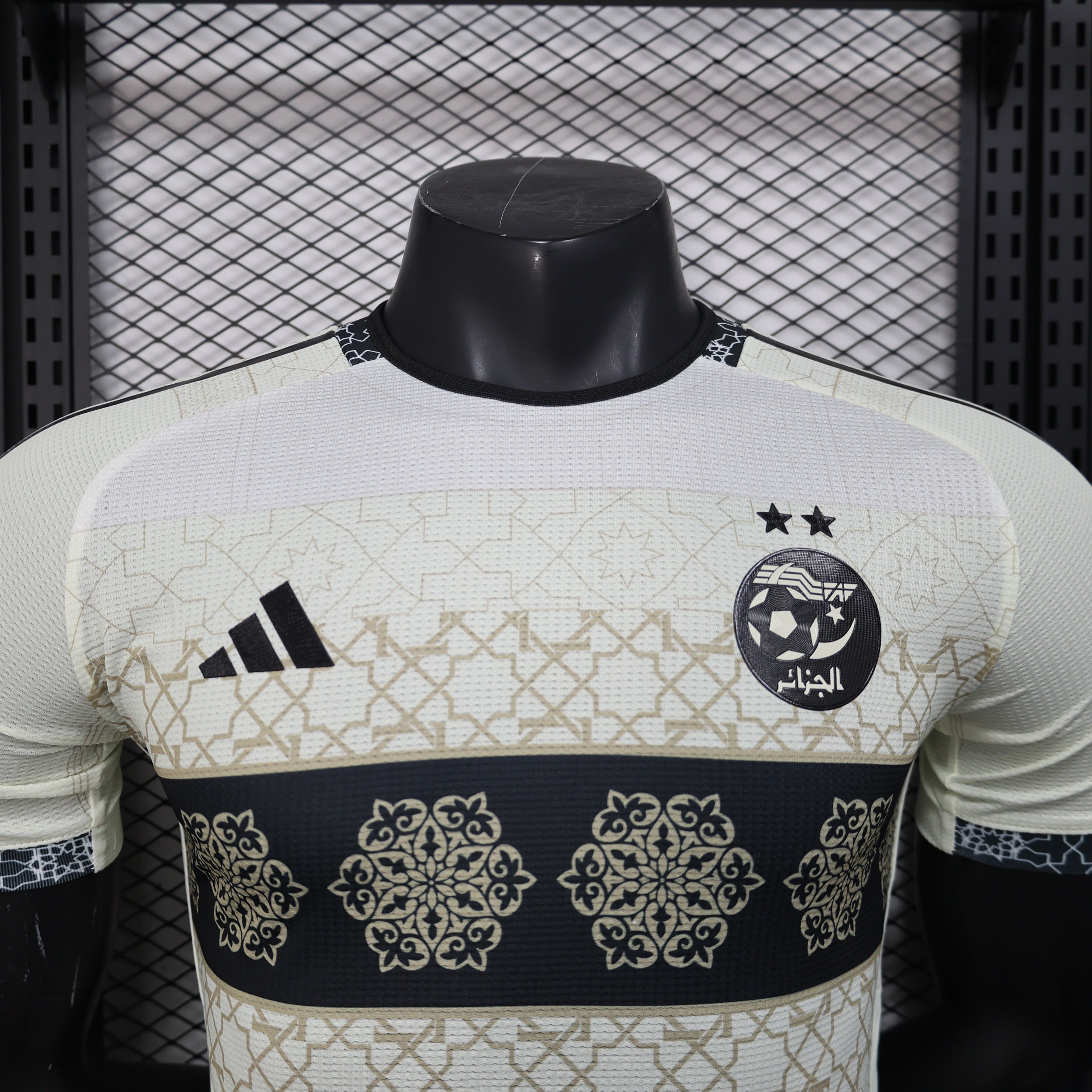 Maillot Concept Algérie 24/25 – Blanc & Noir Rosace