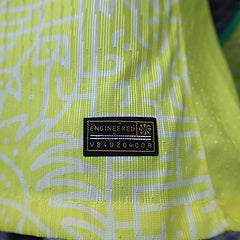 Maillot Officiel de l’Équipe du Brésil – Modèle Domicile à Manches Longues avec Motifs Graphiques